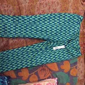 Elie Tahari Green Pattern Pants